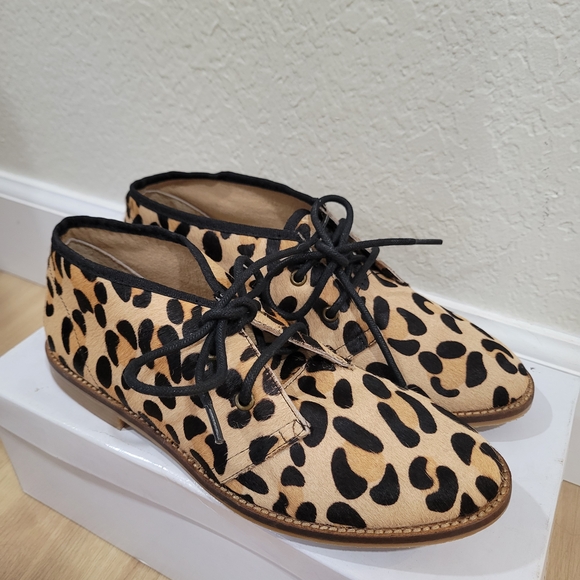 Steve Madden Leopard Print Flats - Picture 4 of 7